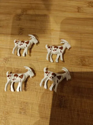 Playmobil Cabra Marrón y Blanca. Unidad.