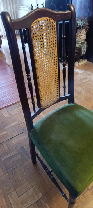 Mesa extensible clásica de madera con 6 sillas