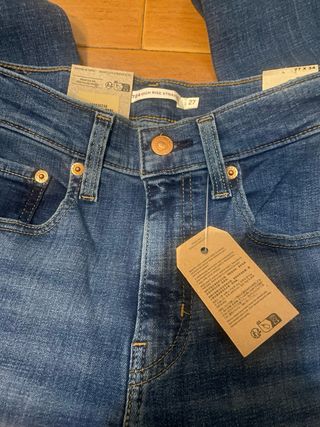 Calça ganga Levi's 724 High Rise Slim Straight