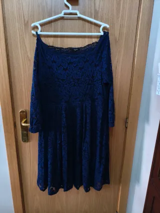 Vestido azul de encaje