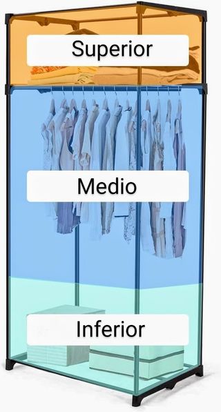 Armario de tela gris con rayas blancas