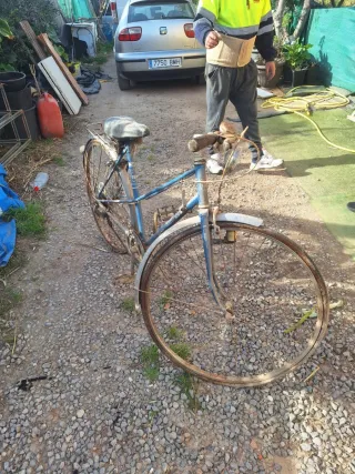 Se vende bicicletas antiguas 643697668