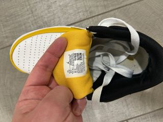 Zapatillas Nike Jordan Blancas y Amarillas niña