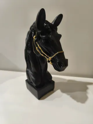 Escultura Cabeça de Cavalo Preta Dourada Luxo