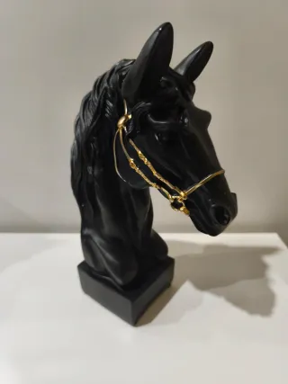 Escultura Cabeça de Cavalo Preta Dourada Luxo