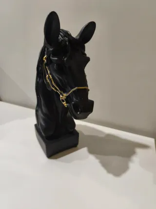 Escultura Cabeça de Cavalo Preta Dourada Luxo