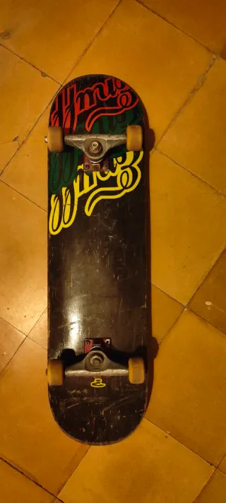 Skate con diseño a cuadros