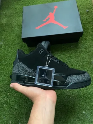 Zapatillas Jordan Negras y Grises