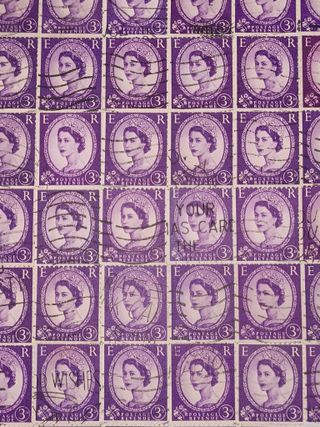 Quadro Elisabetta II con veri Francobolli inglesi