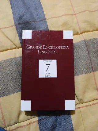 Grande Enciclopédia Universal Volume 7