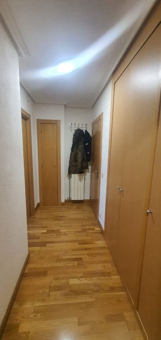 APARTAMENTO EN URBANIZACIÓN  CON GARAJE Y TRASTERO