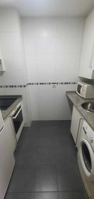 APARTAMENTO EN URBANIZACIÓN  CON GARAJE Y TRASTERO