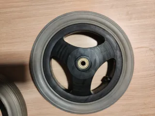 Ruedas macizas silla de ruedas (delanteras)