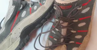 Zapatillas Unisex Trekking Talla 40 sin apenas uso