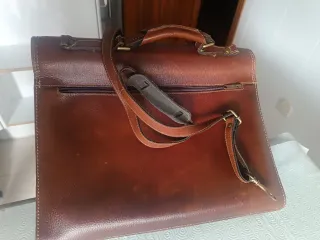 Maletín de cuero marrón