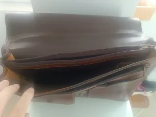 Maletín de cuero marrón