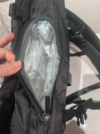 Mochila de viaje avión negra