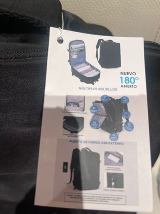 Mochila de viaje avión negra