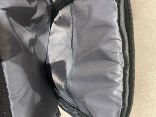 Mochila de viaje avión negra