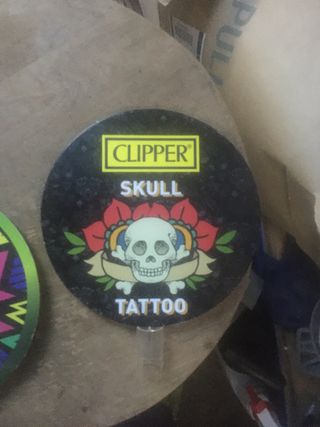 Clipper Banner Skull Tattoo e Erba