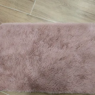 Tappetino da bagno rosa soffice