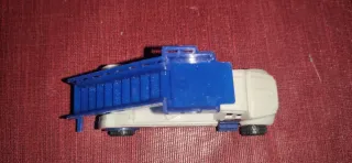 CAMION A ESCALA AEROPUERTO