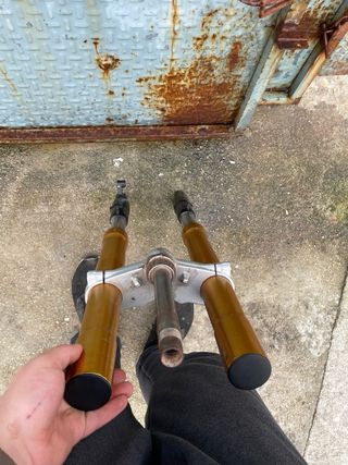 Horquillas Showa Invertidas Doradas