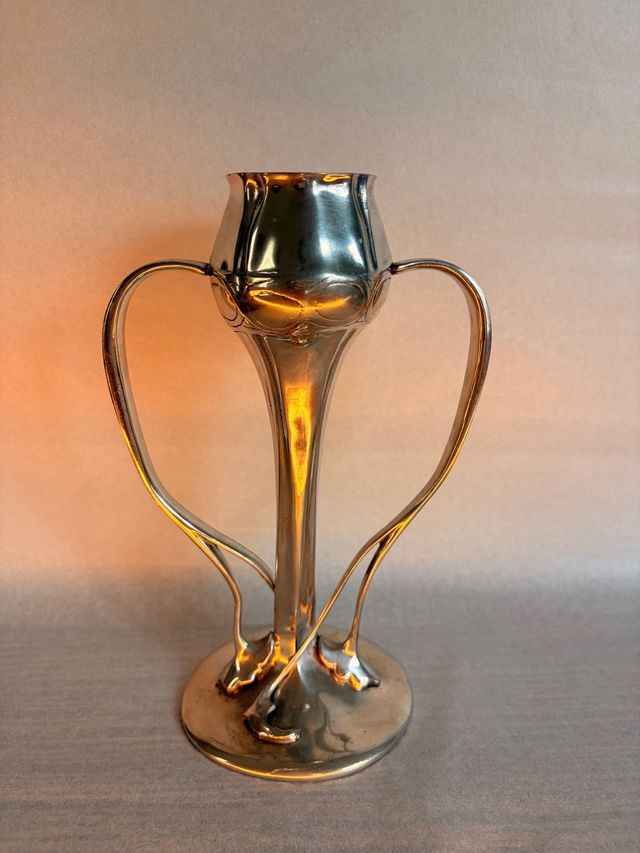 Jarrón inglés Art Déco alpaca plateada