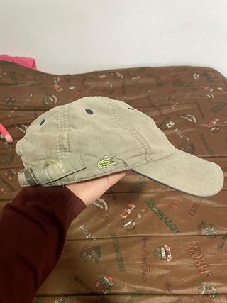 Gorra Lacoste Beige con Logo Verde
