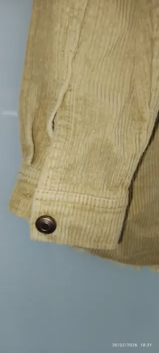 Camisa / Cazadora de pana.  Zara