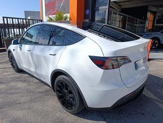 Tesla Model Y Gran Autonomía 4WD 350 kW (476 CV)