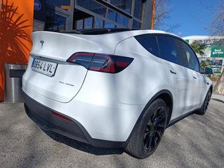 Tesla Model Y Gran Autonomía 4WD 350 kW (476 CV)