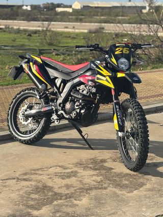 Aprilia RX 125 Enduro Negra y Amarilla