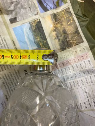 2 Bottiglie di Profumo in Cristallo Intagliato con Tappo in Argento