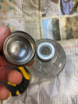 2 Bottiglie di Profumo in Cristallo Intagliato con Tappo in Argento