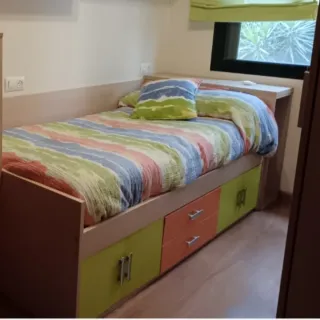 Cama juvenil con cajones y puertas