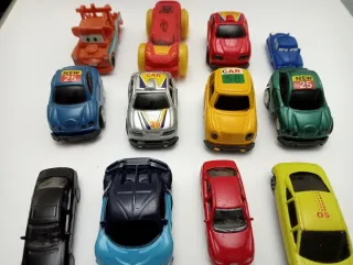 Lote de 12 coches de juguete