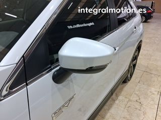 Mitsubishi Eclipse Cross PHEV Kaiteki 4WD