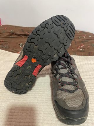 Botas de montaña Quechua Talla 40