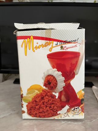Macchinetta tritacarne/pasta nuova