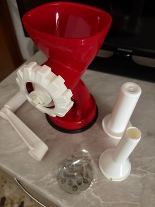 Macchinetta tritacarne/pasta nuova