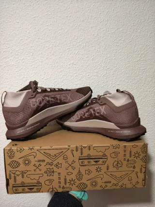 T3,9 Nike React Pegasus Trail 4 GTX