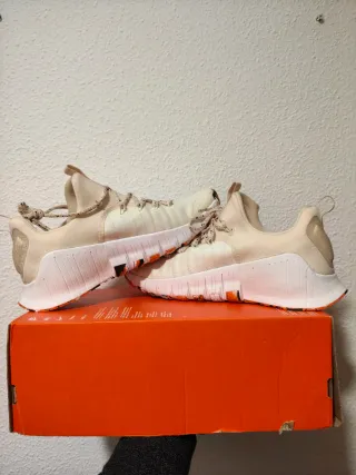 T44 Nike Free Metcom 6 blancas