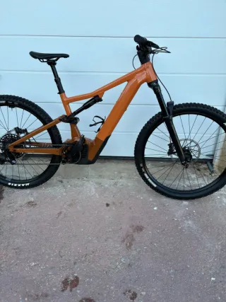 FOCUS SAM 2  NUEVA  Rockshox CX 85Nm BOSCH Smart