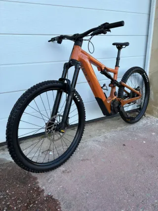 FOCUS SAM 2  NUEVA  Rockshox CX 85Nm BOSCH Smart