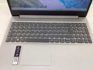 pc portatil lenovo 81w1