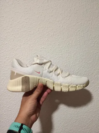 T42 Nike Free Metcom 5 blancas/ Beige