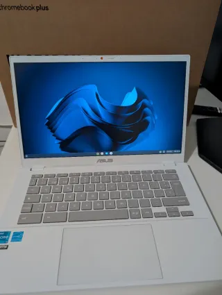 Chromebook Plus i3 1215U / 8GB DDR5 / 256GB SSD