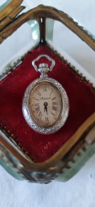 Reloj Bassel de plata + joyero