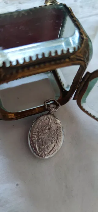 Reloj Bassel de plata + joyero